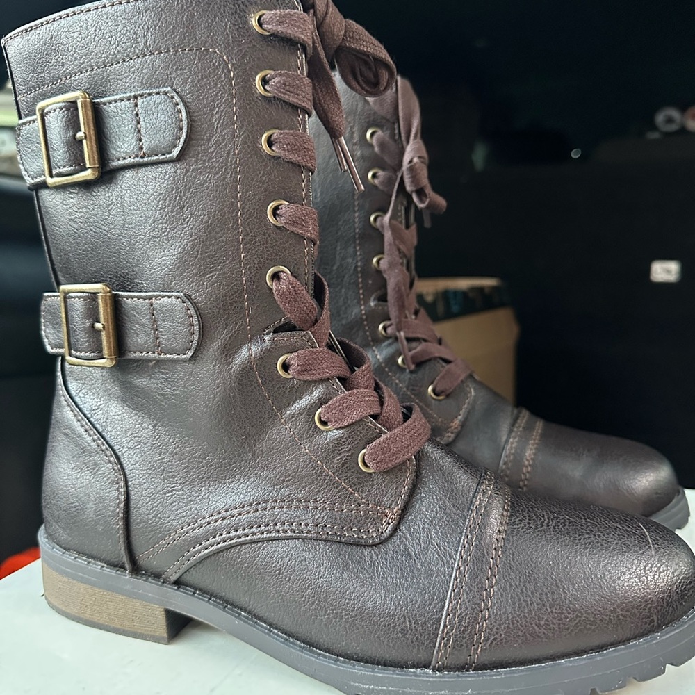 Great for fall fashion or match any style that goes with the boots.